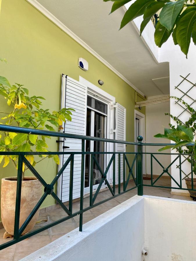 Dimitris Place Near Athens Airport Koropíon Exterior foto
